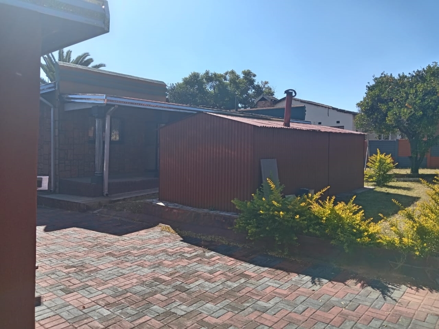 4 Bedroom Property for Sale in Mabopane Unit D North West